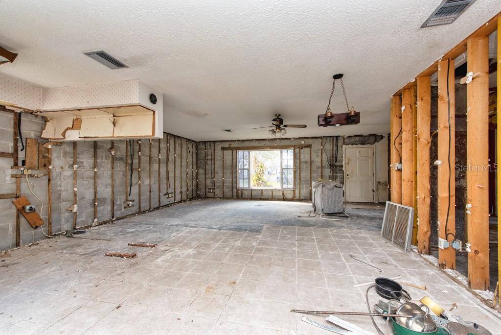 8848 W MILLPOINT RD, RIVERVIEW, FL, 33578