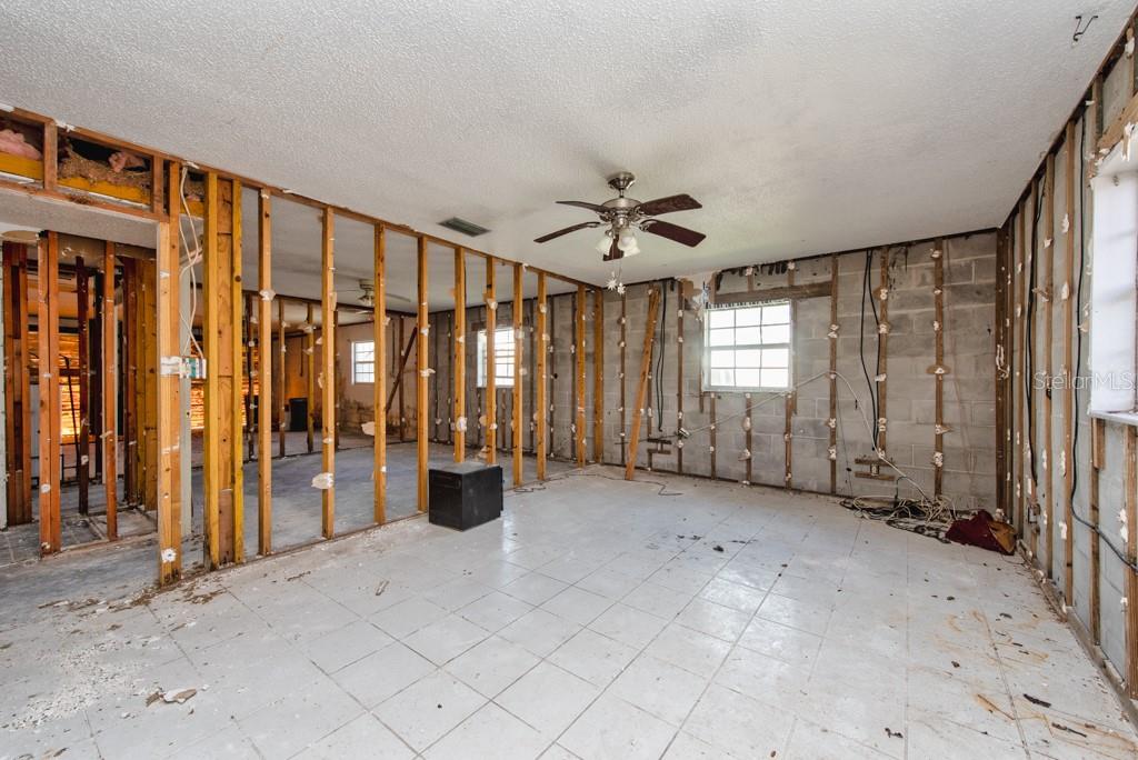 8848 W MILLPOINT RD, RIVERVIEW, FL, 33578