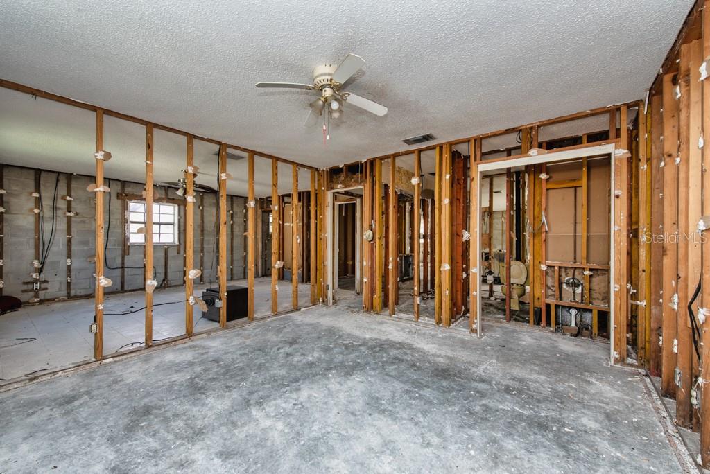 8848 W MILLPOINT RD, RIVERVIEW, FL, 33578