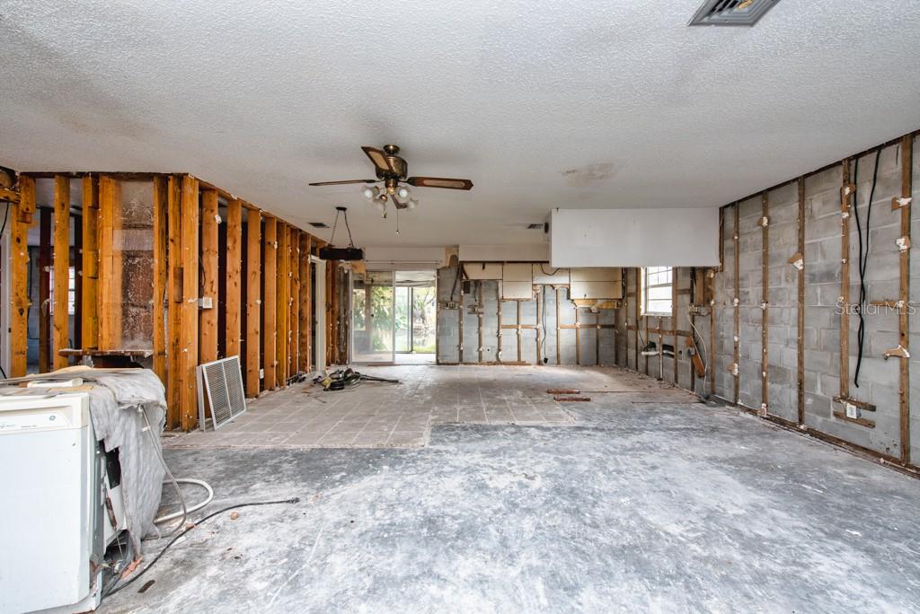 8848 W MILLPOINT RD, RIVERVIEW, FL, 33578