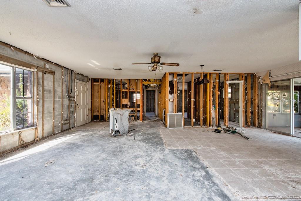 8848 W MILLPOINT RD, RIVERVIEW, FL, 33578