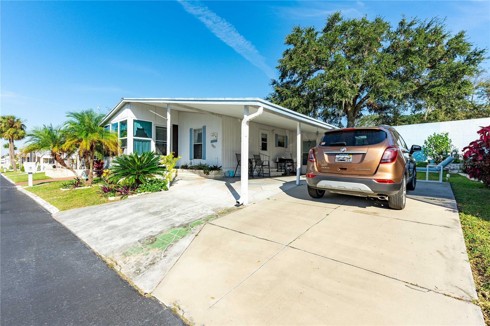 37827 MISSION HILLS AVE, ZEPHYRHILLS, FL, 33541