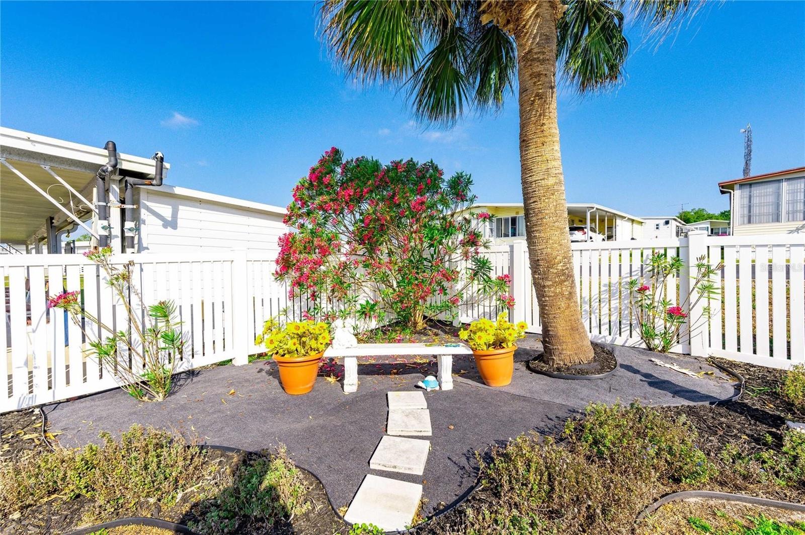 37827 MISSION HILLS AVE, ZEPHYRHILLS, FL, 33541