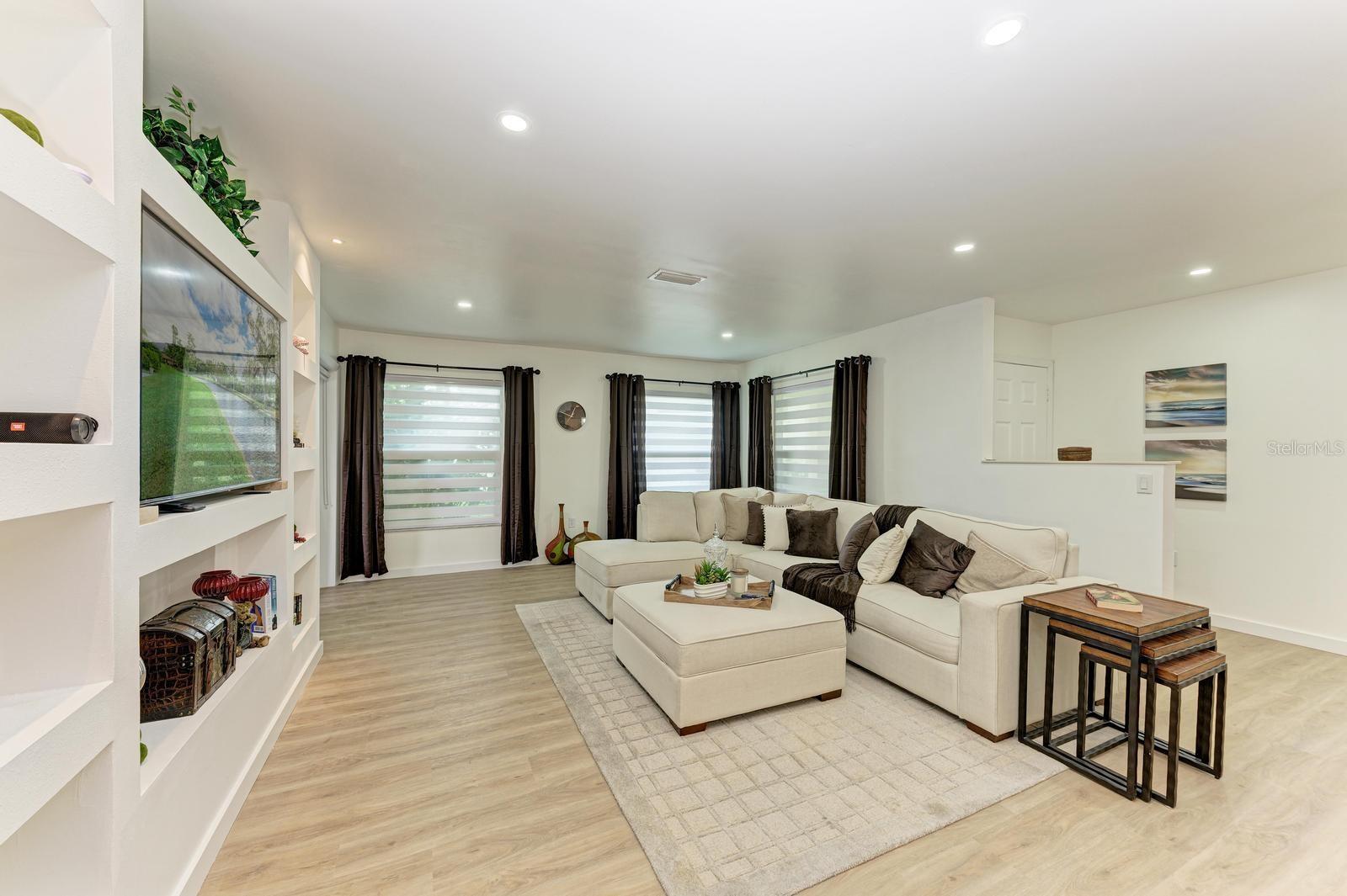 3316 VIVIENDA BLVD, BRADENTON, FL, 34207