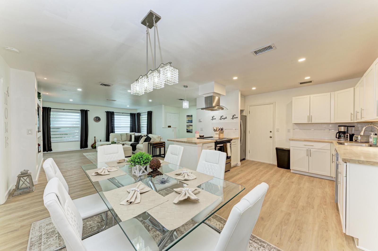 3316 VIVIENDA BLVD, BRADENTON, FL, 34207