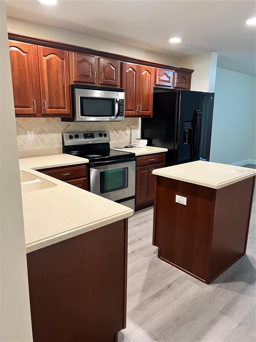 8112 SILENT CREEK DR, TAMPA, FL, 33615