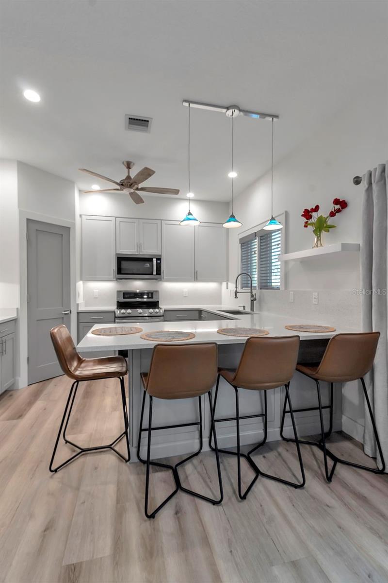 105 SHORE RD, NOKOMIS, FL, 34275