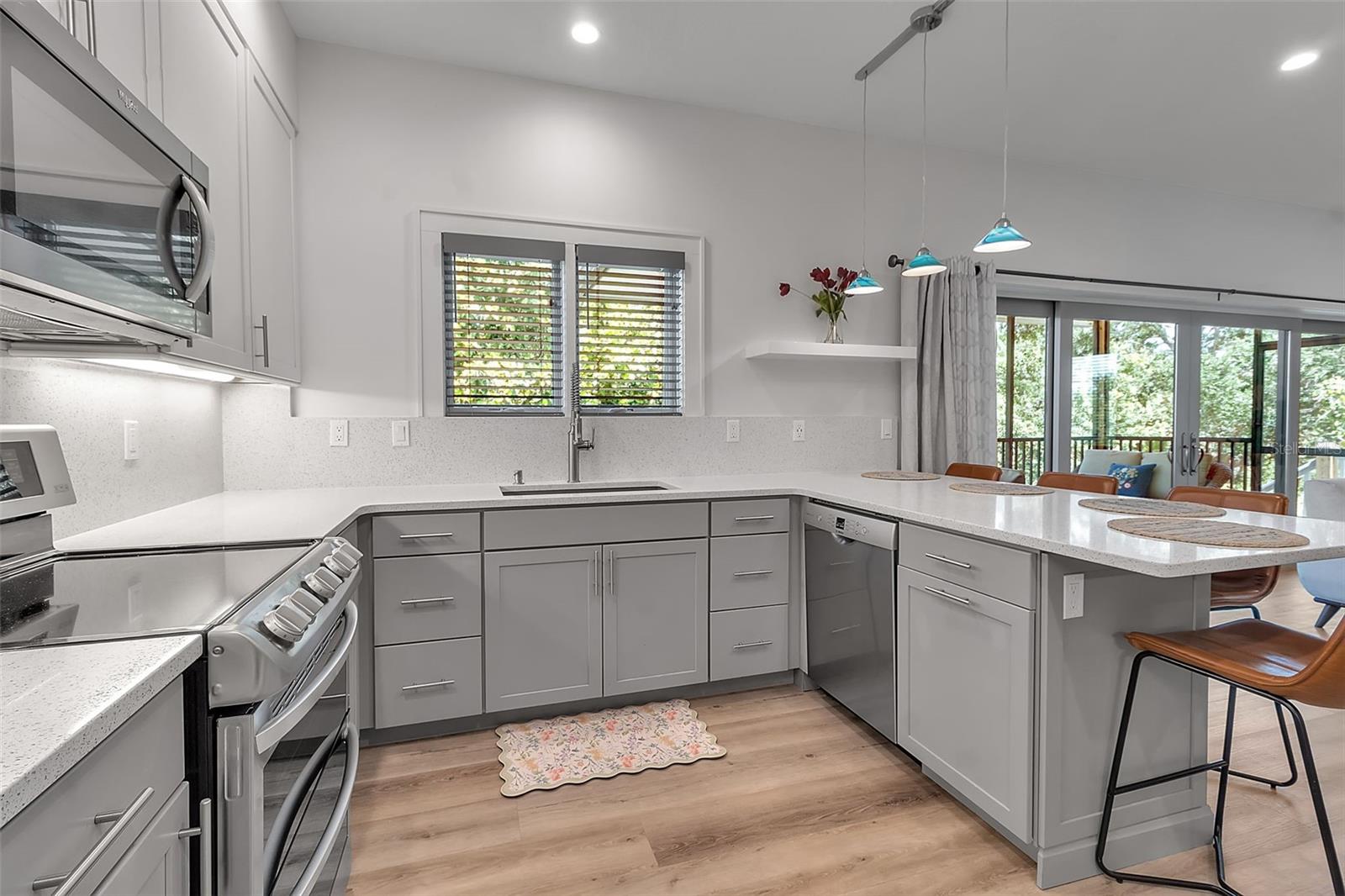 105 SHORE RD, NOKOMIS, FL, 34275