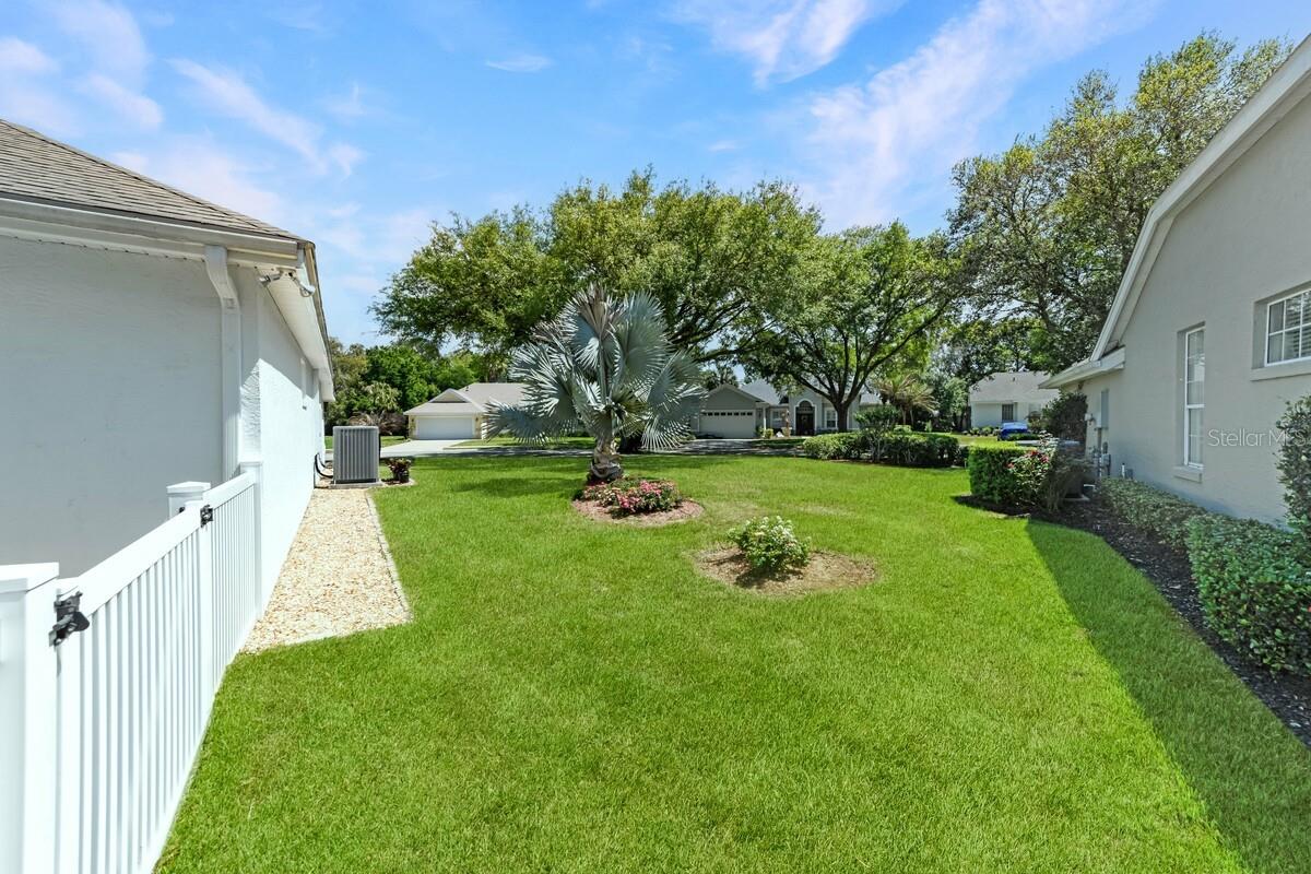 1901 PARK FOREST BLVD, MOUNT DORA, FL, 32757
