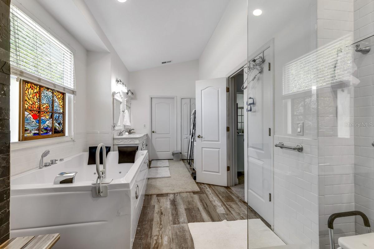 1901 PARK FOREST BLVD, MOUNT DORA, FL, 32757