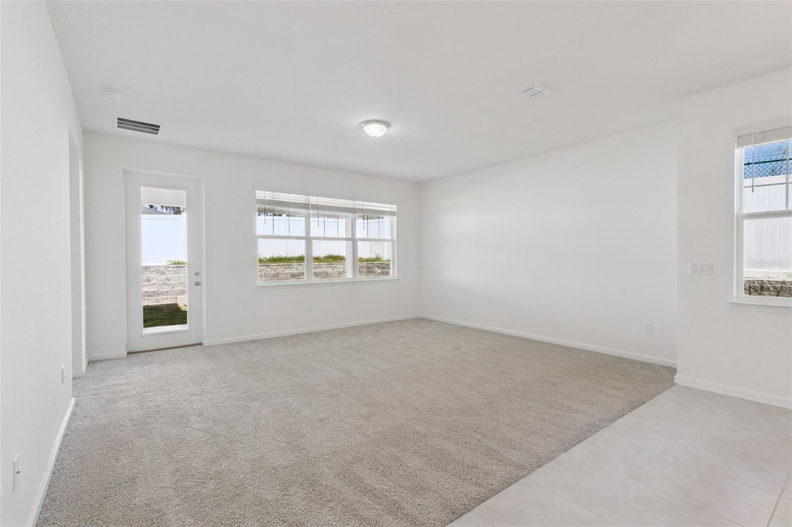 3704 WATERCLIFF CIR, GRAND ISLAND, FL, 32735