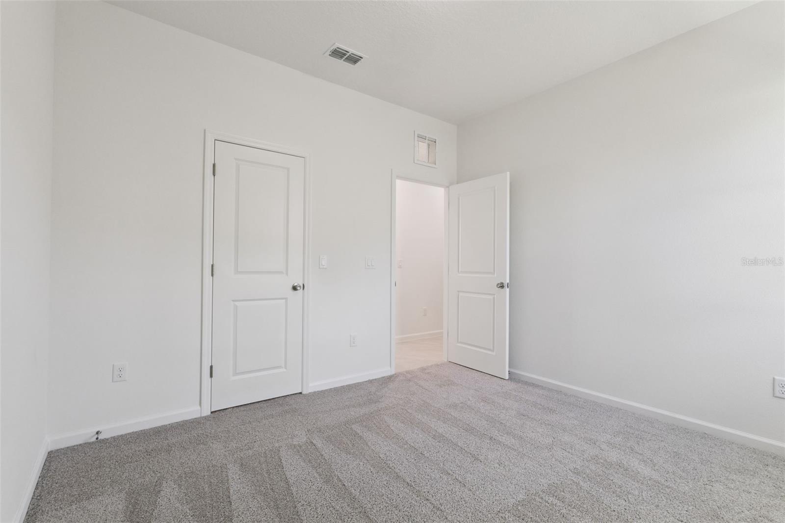 3704 WATERCLIFF CIR, GRAND ISLAND, FL, 32735