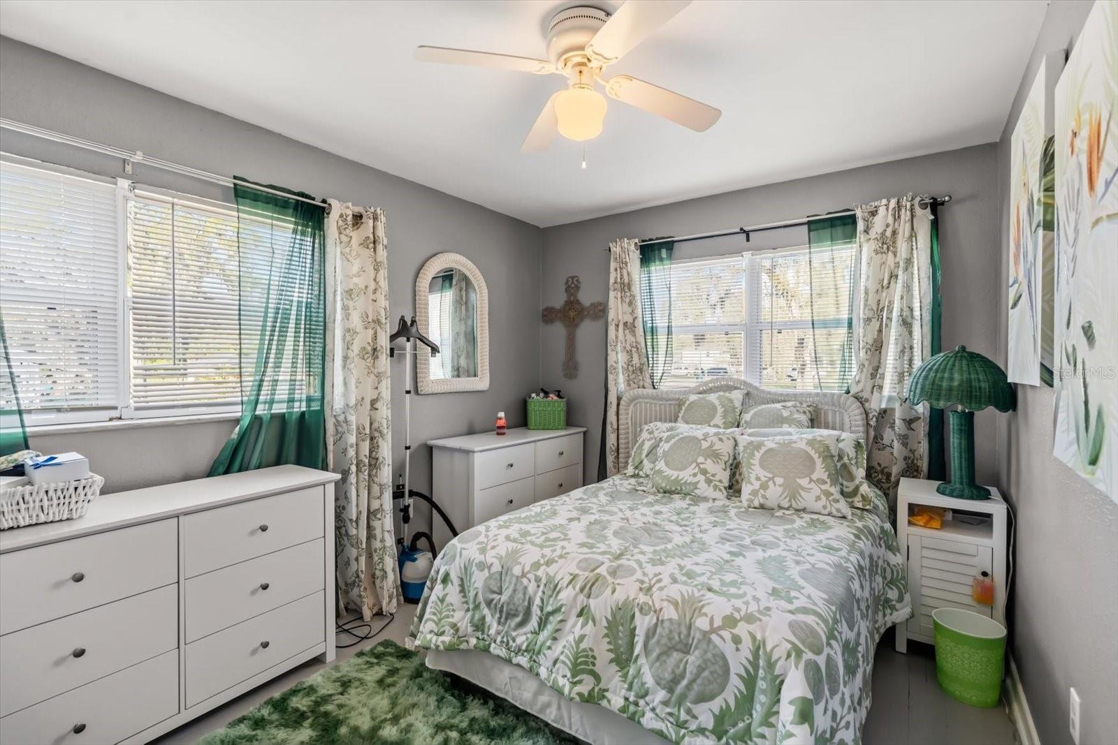 820 E CLIFFORD AVE, EUSTIS, FL, 32726