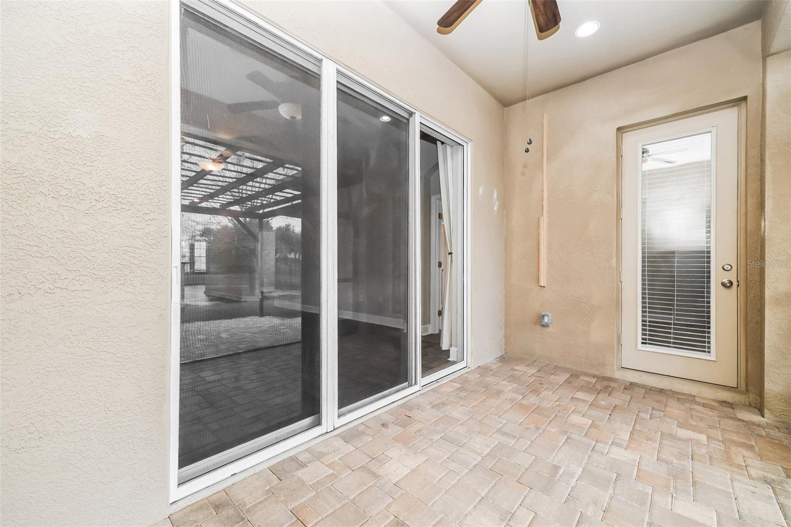 8214 LAGERFELD DR, LAND O LAKES, FL, 34637