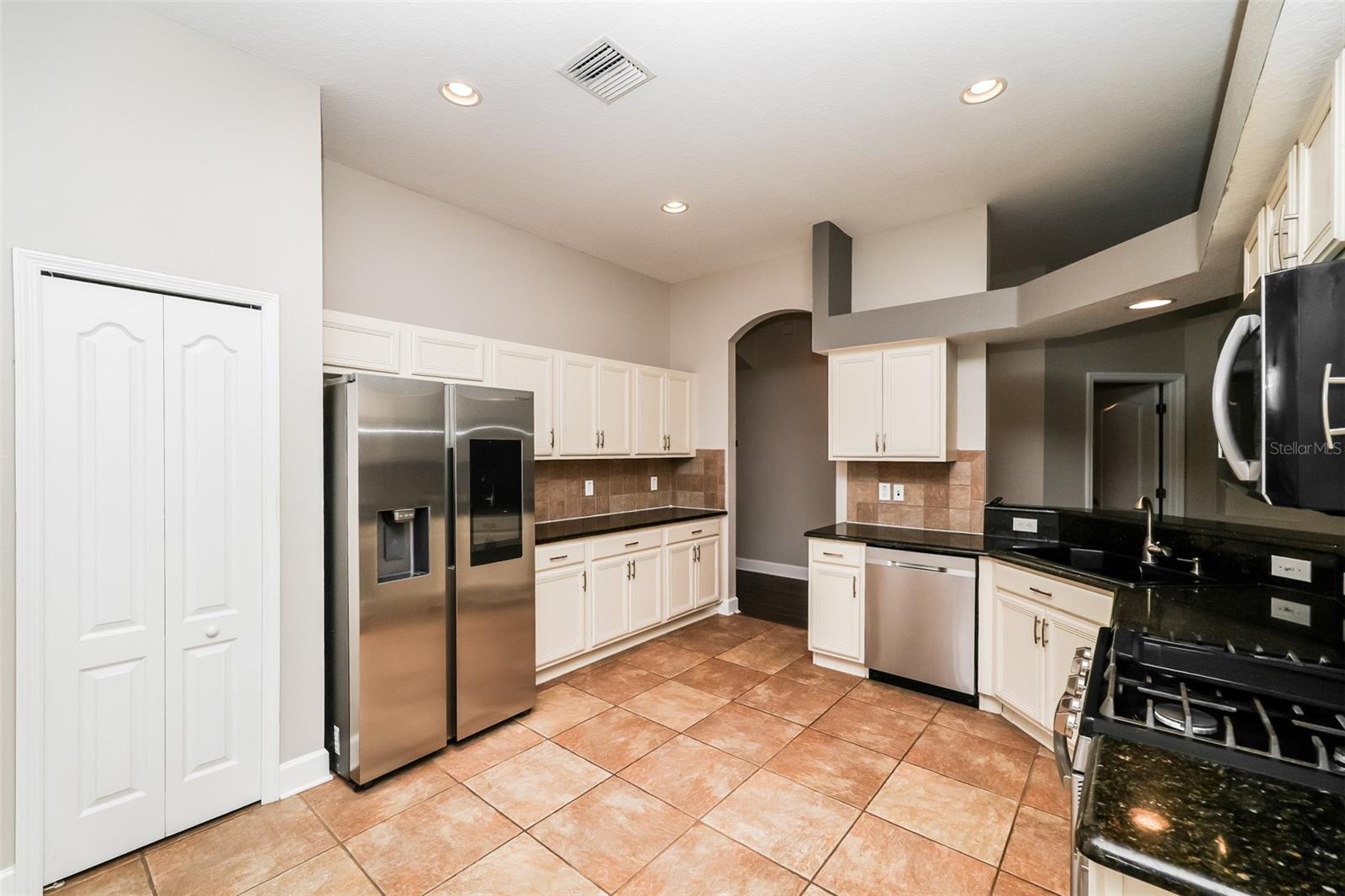 8214 LAGERFELD DR, LAND O LAKES, FL, 34637