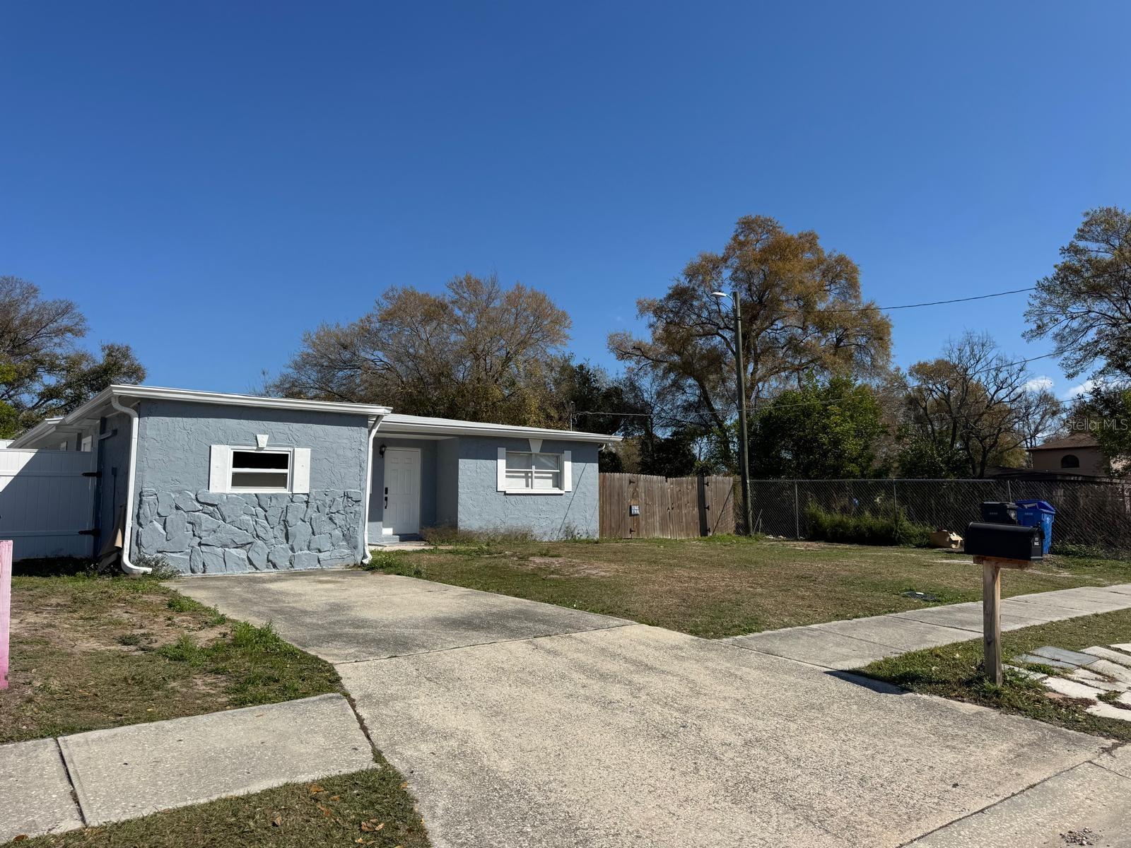 8204 DAHLIA AVE, TAMPA, FL, 33619