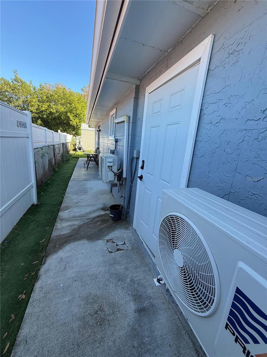 8204 DAHLIA AVE, TAMPA, FL, 33619