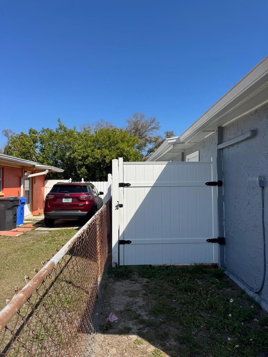 8204 DAHLIA AVE, TAMPA, FL, 33619