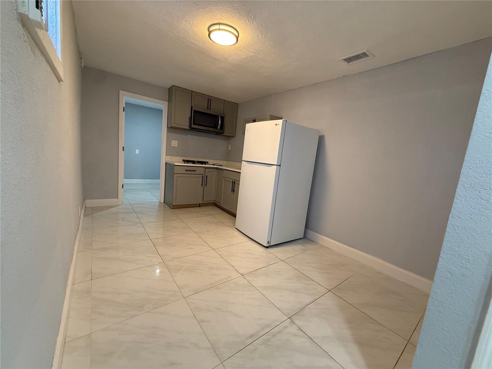 8204 DAHLIA AVE, TAMPA, FL, 33619