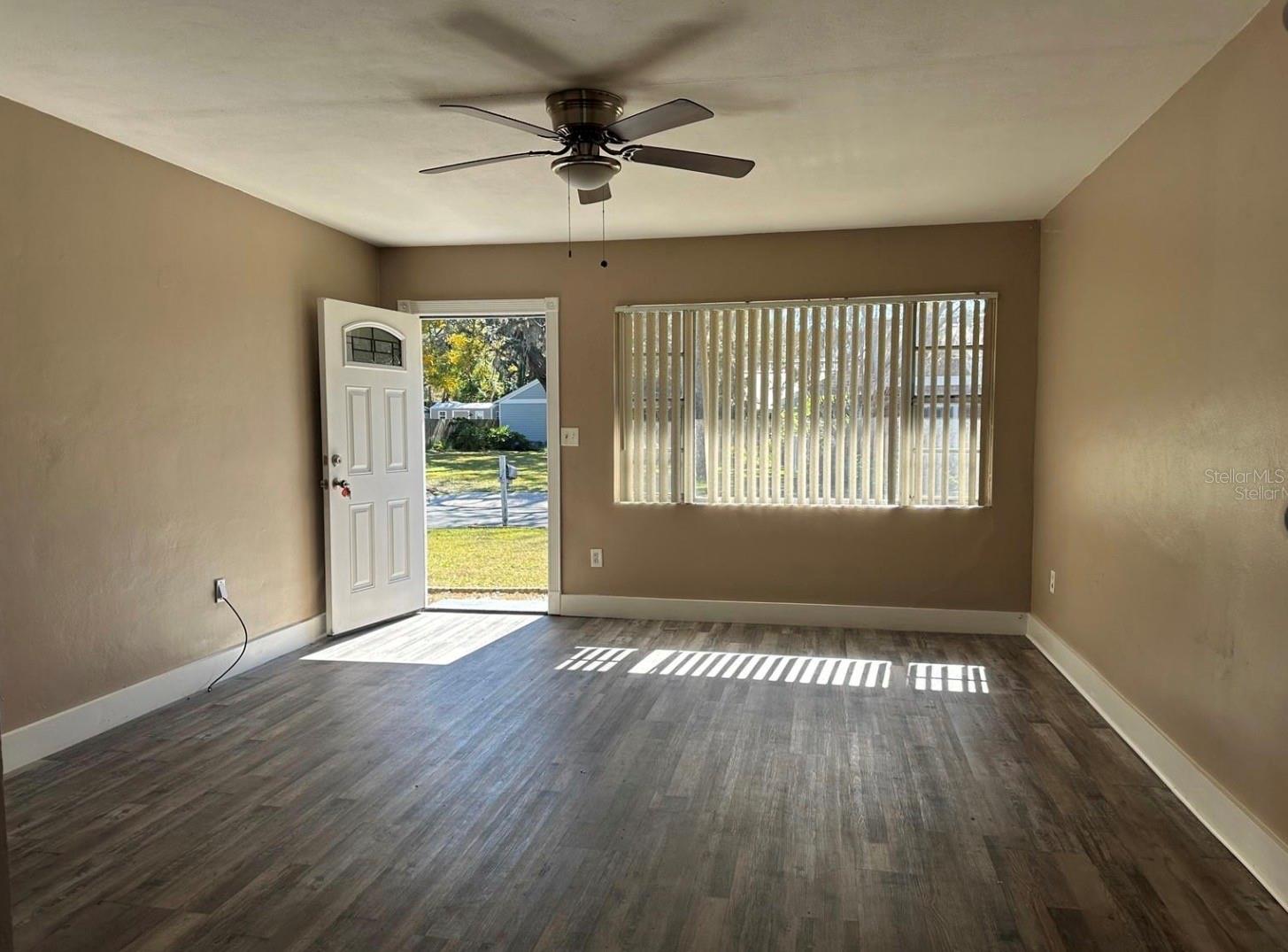 607 E JOHNS AVE, MOUNT DORA, FL, 32757