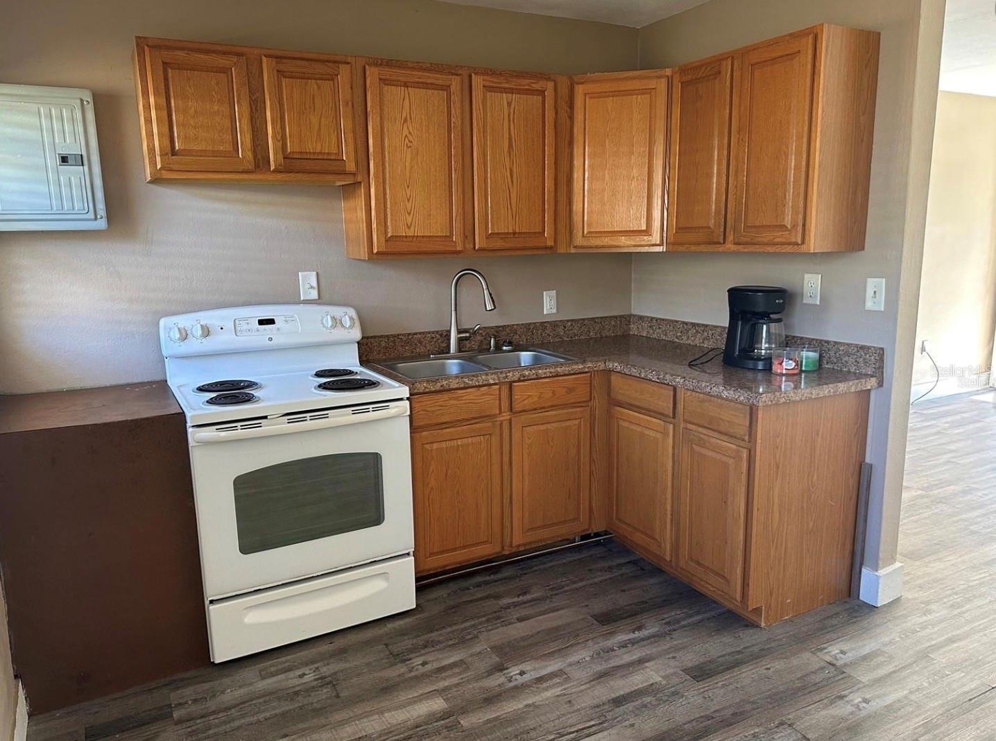 607 E JOHNS AVE, MOUNT DORA, FL, 32757
