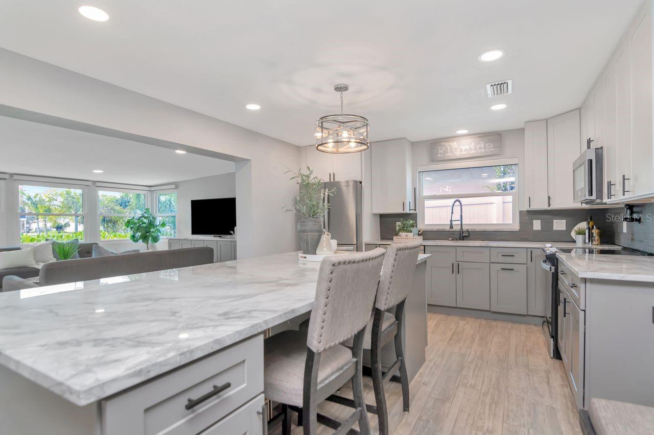 372 WESTWINDS DR, PALM HARBOR, FL, 34683