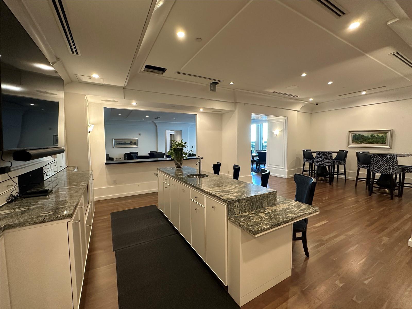 1350 MAIN ST #1401, SARASOTA, FL, 34236