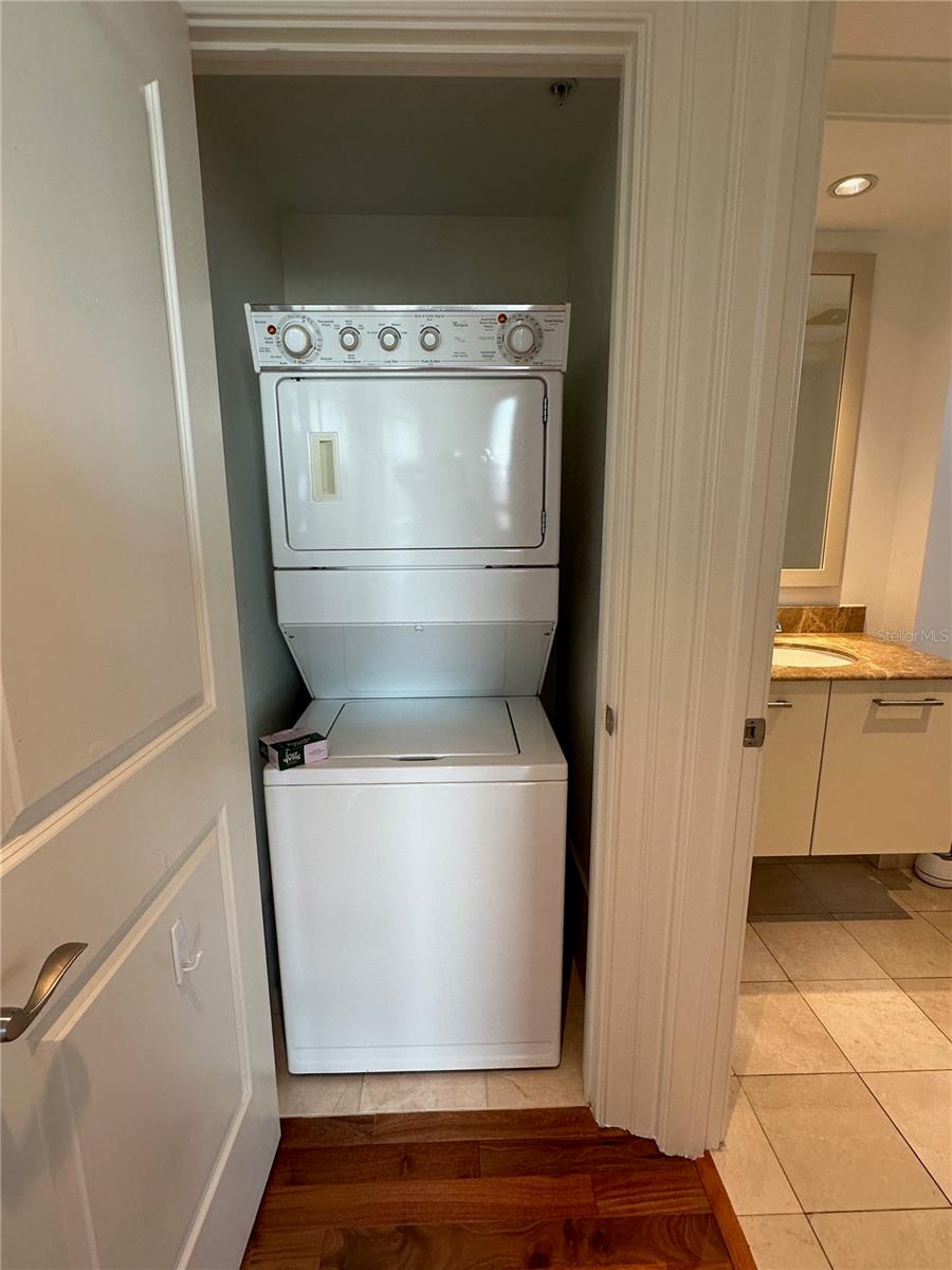 1350 MAIN ST #1401, SARASOTA, FL, 34236