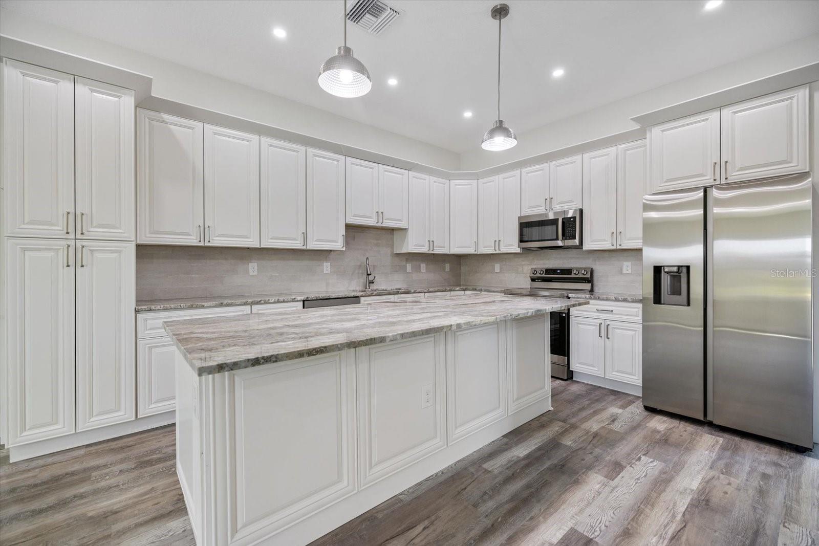 3525 MCINTOSH RD, SARASOTA, FL, 34232