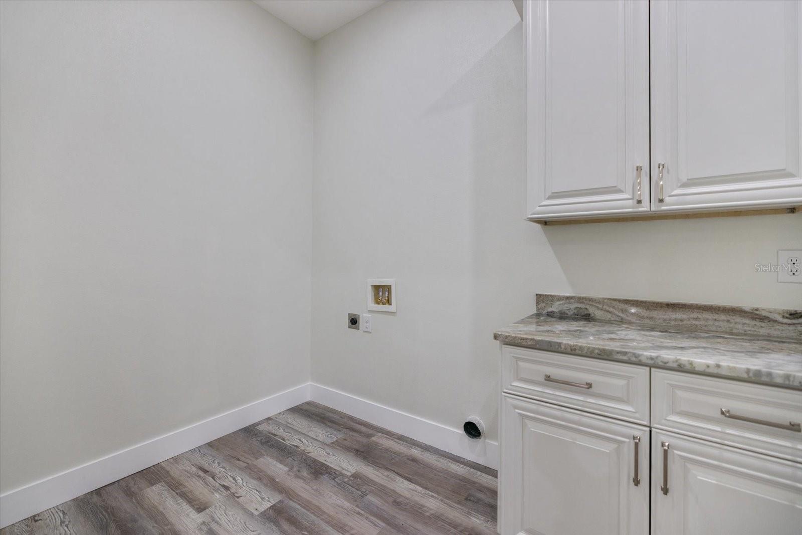 3525 MCINTOSH RD, SARASOTA, FL, 34232