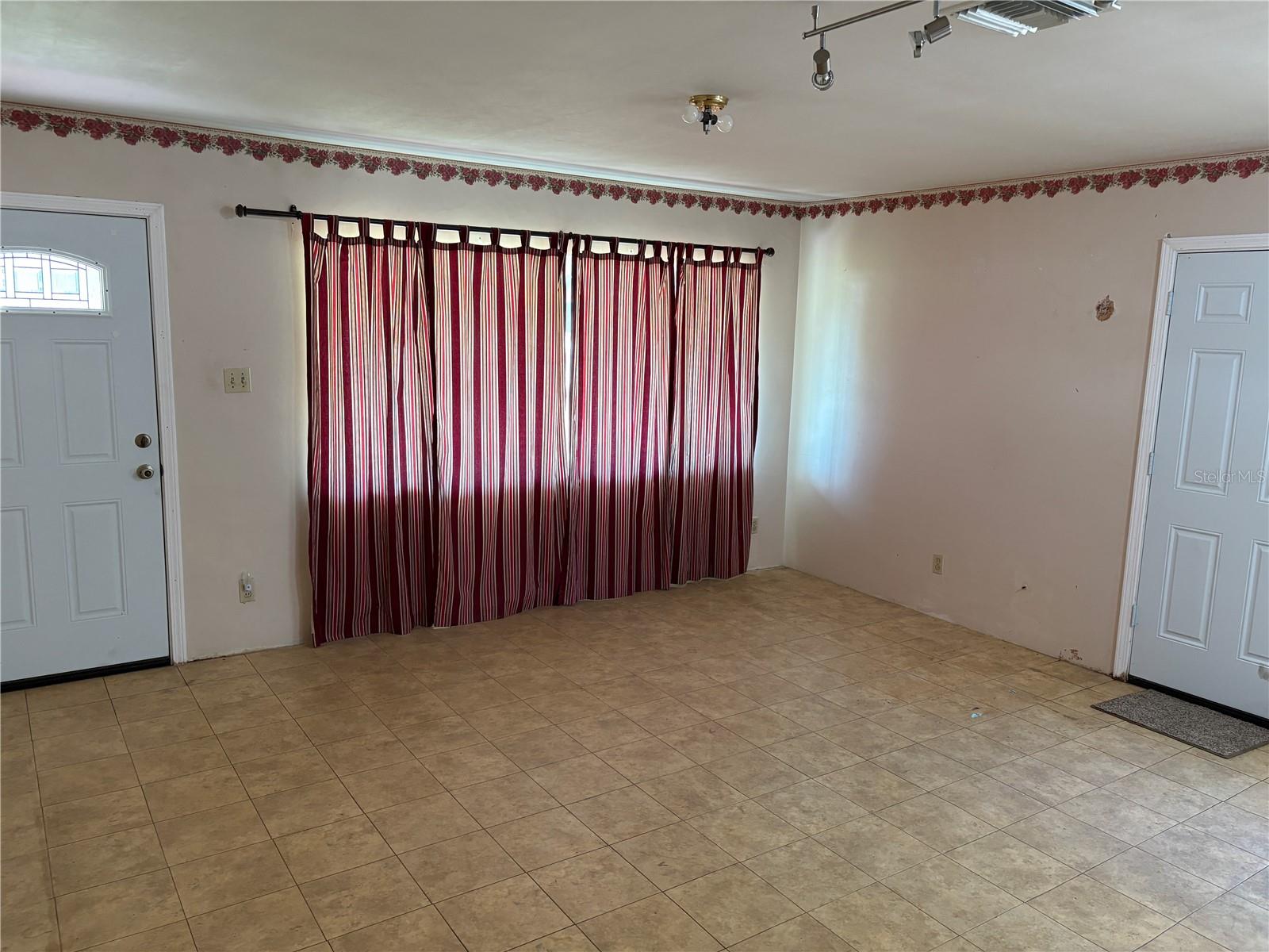 131 N C 470, LAKE PANASOFFKEE, FL, 33538