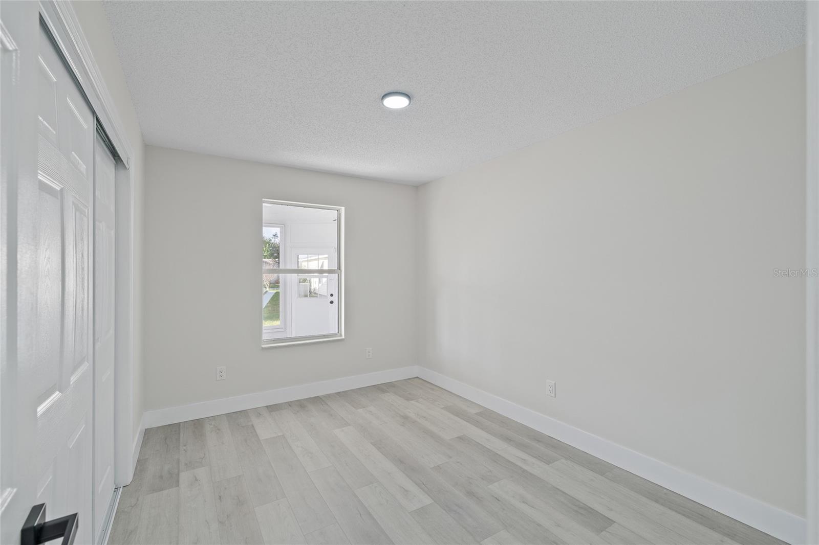 843 BOLIVAR ST, LADY LAKE, FL, 32159