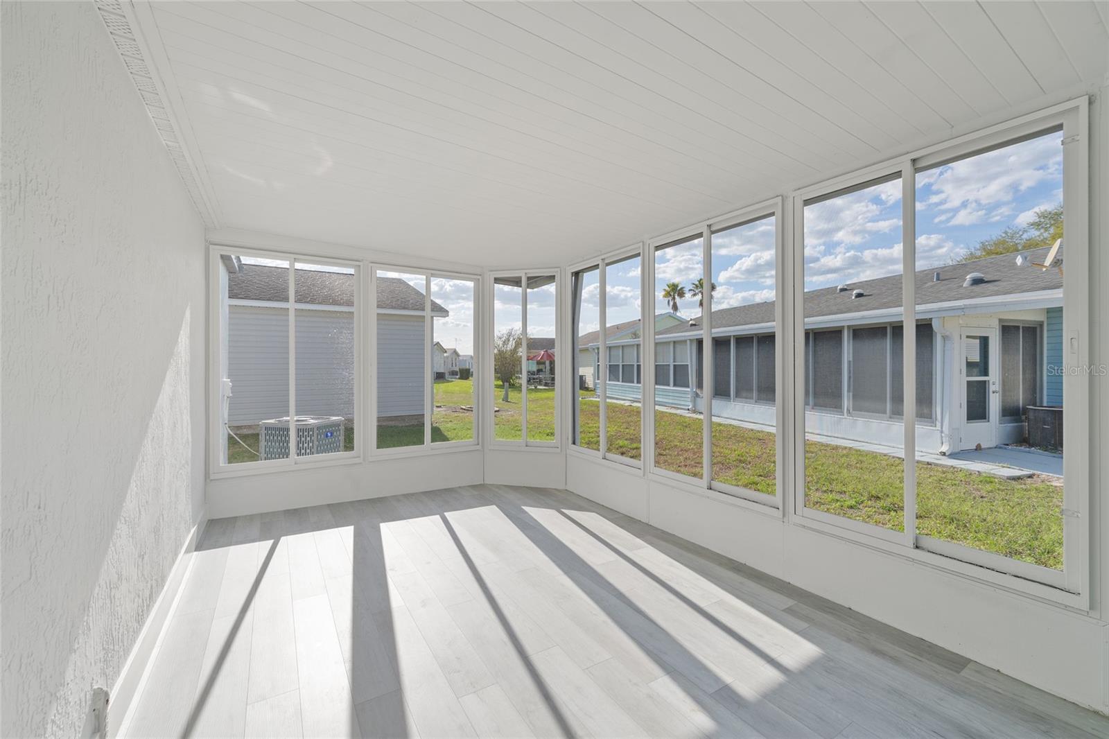 843 BOLIVAR ST, LADY LAKE, FL, 32159