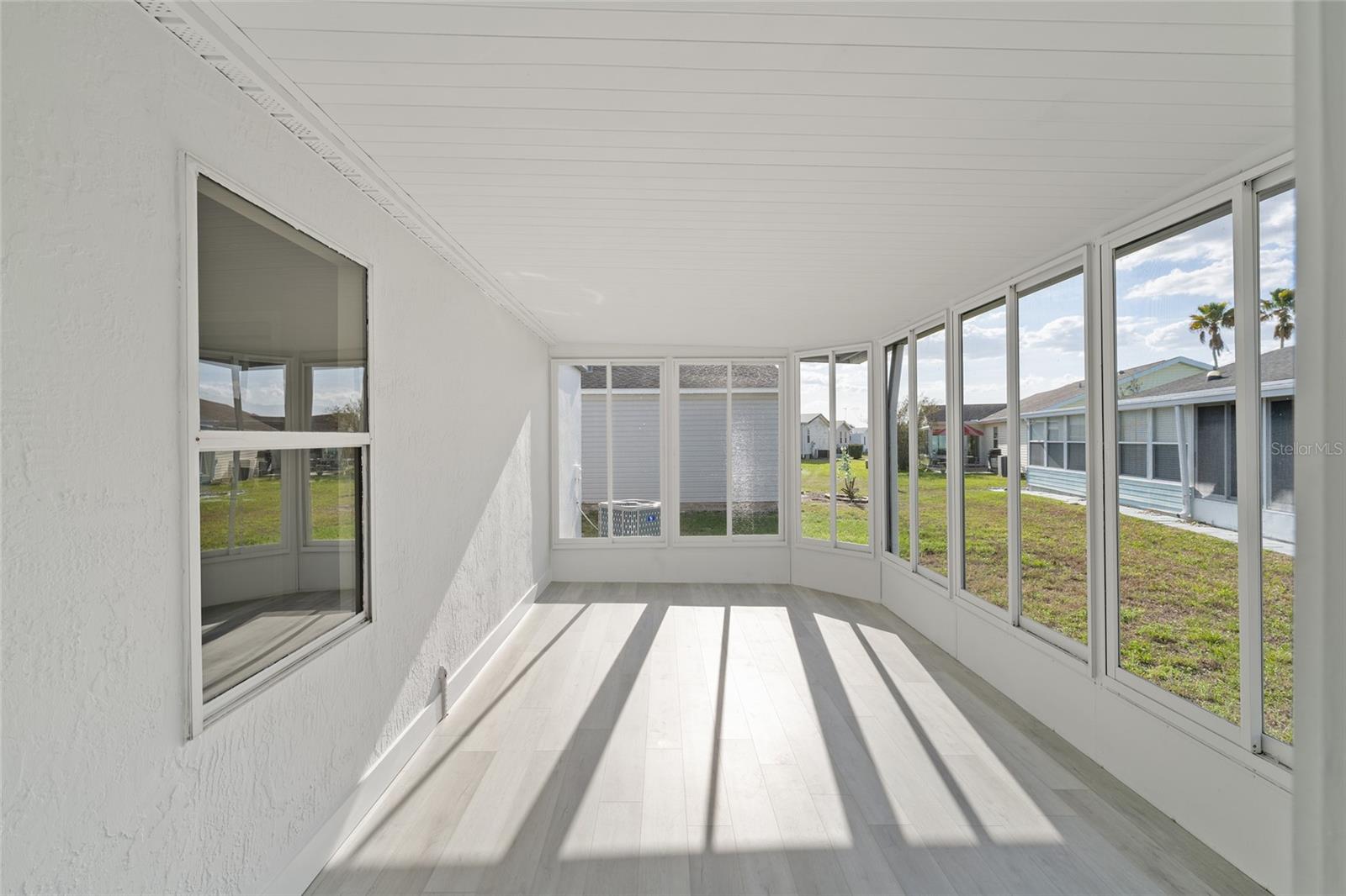 843 BOLIVAR ST, LADY LAKE, FL, 32159