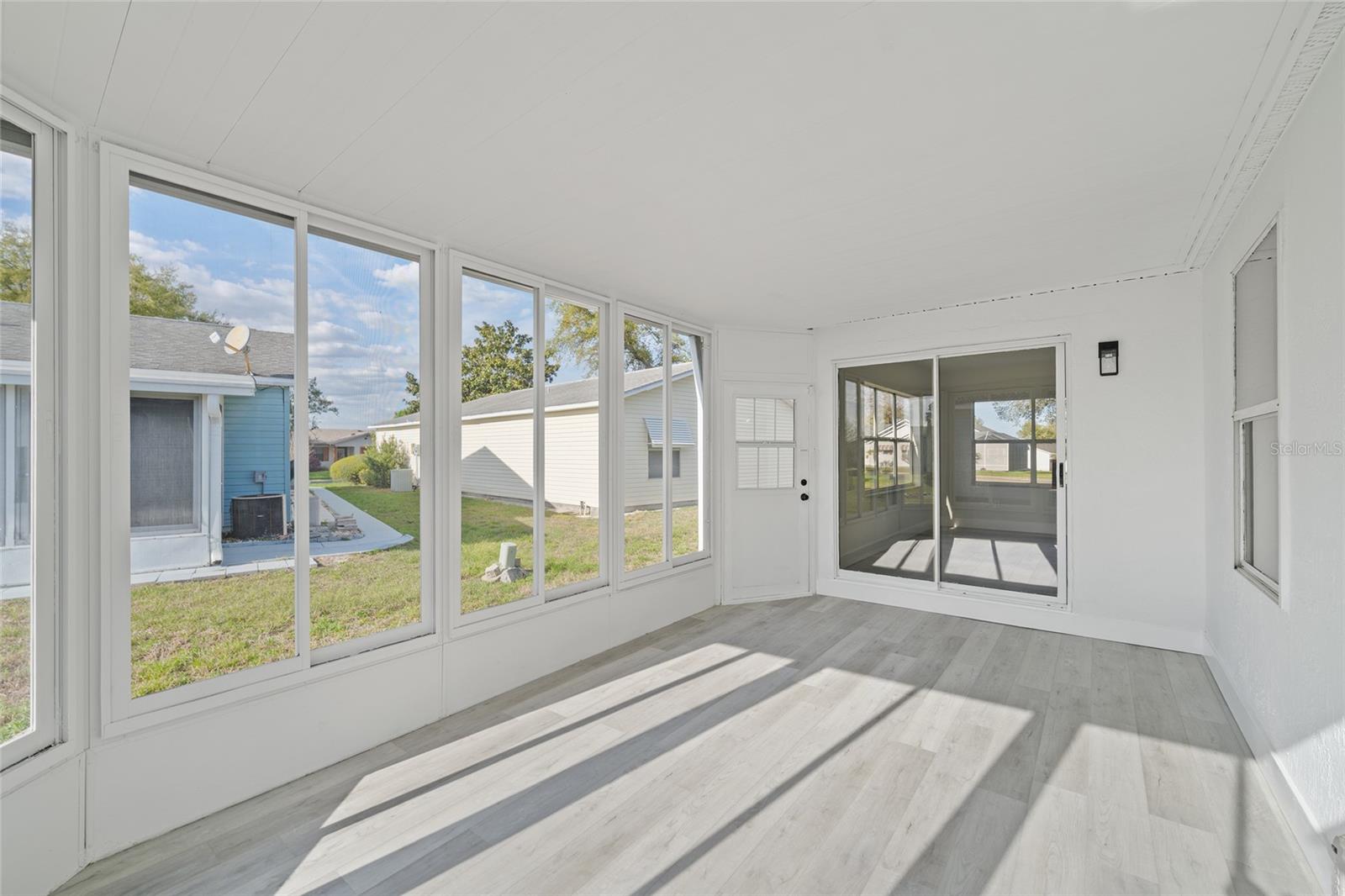 843 BOLIVAR ST, LADY LAKE, FL, 32159