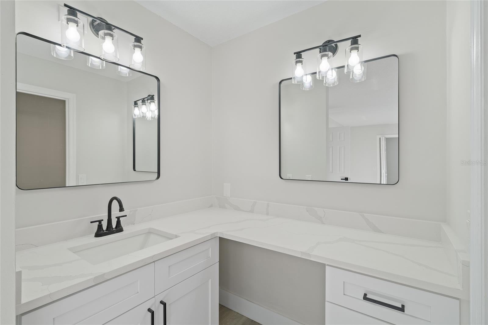 843 BOLIVAR ST, LADY LAKE, FL, 32159