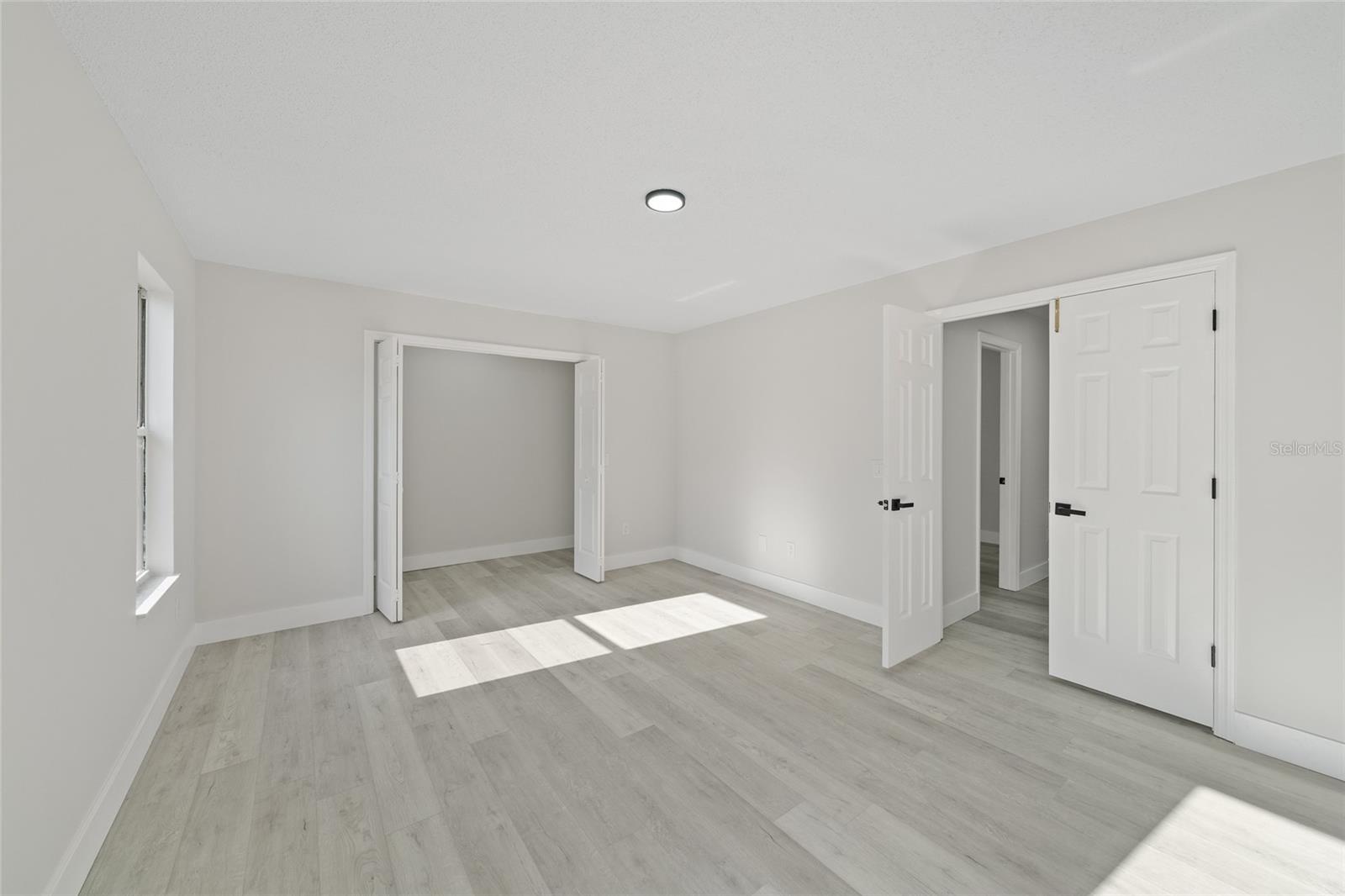 843 BOLIVAR ST, LADY LAKE, FL, 32159