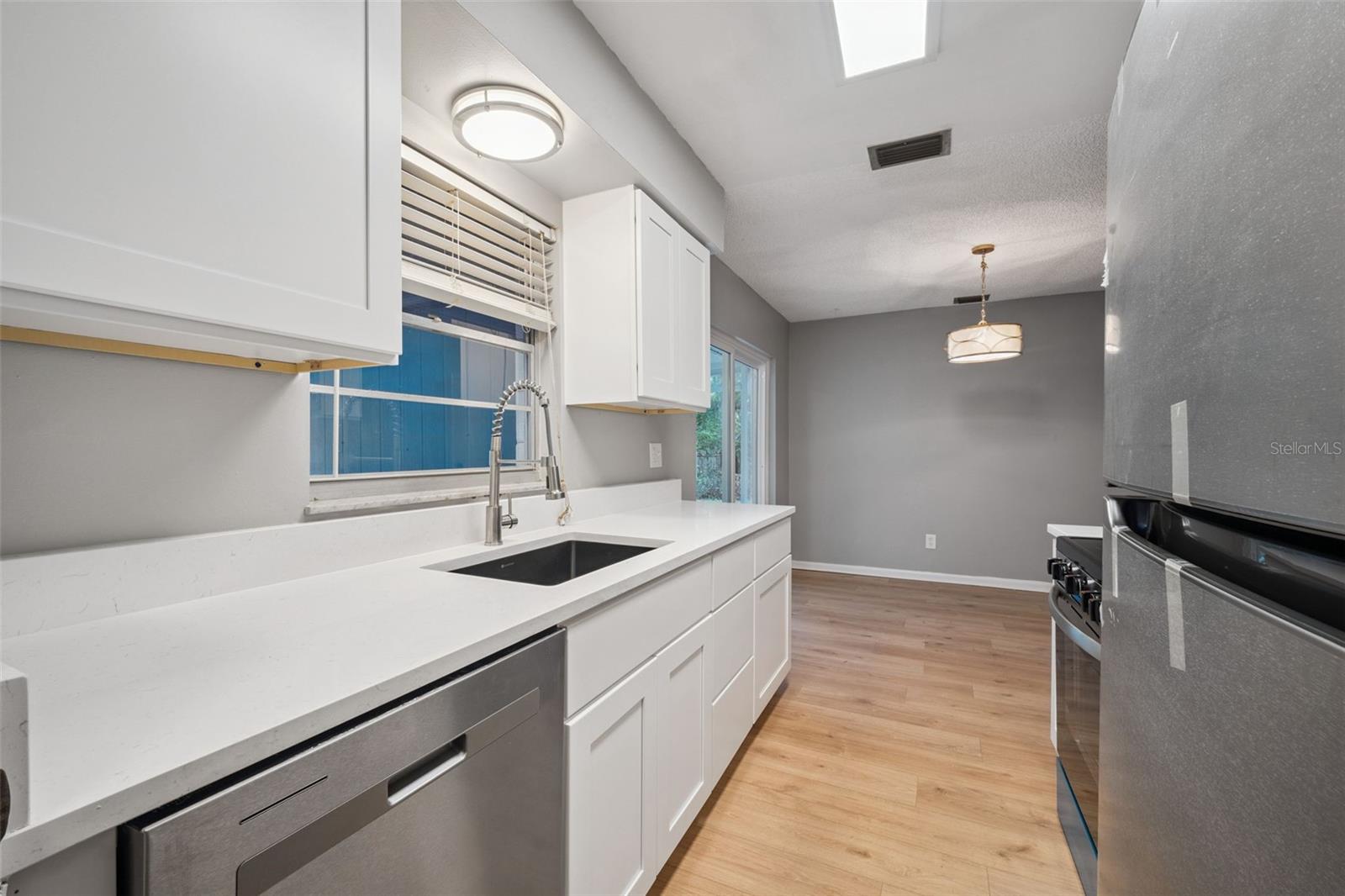 1509 N DONNELLY ST, MOUNT DORA, FL, 32757