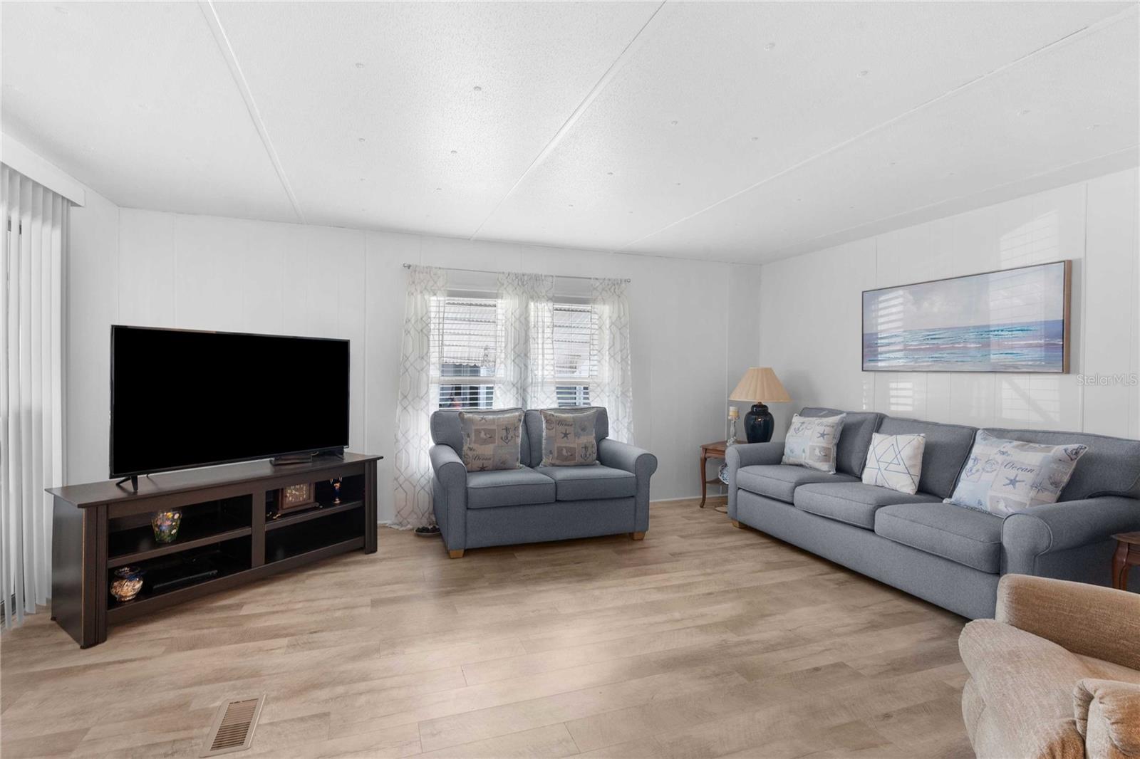 5541 BENTON ST, ZEPHYRHILLS, FL, 33542