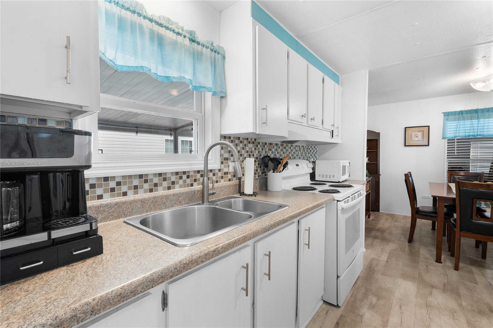 5541 BENTON ST, ZEPHYRHILLS, FL, 33542
