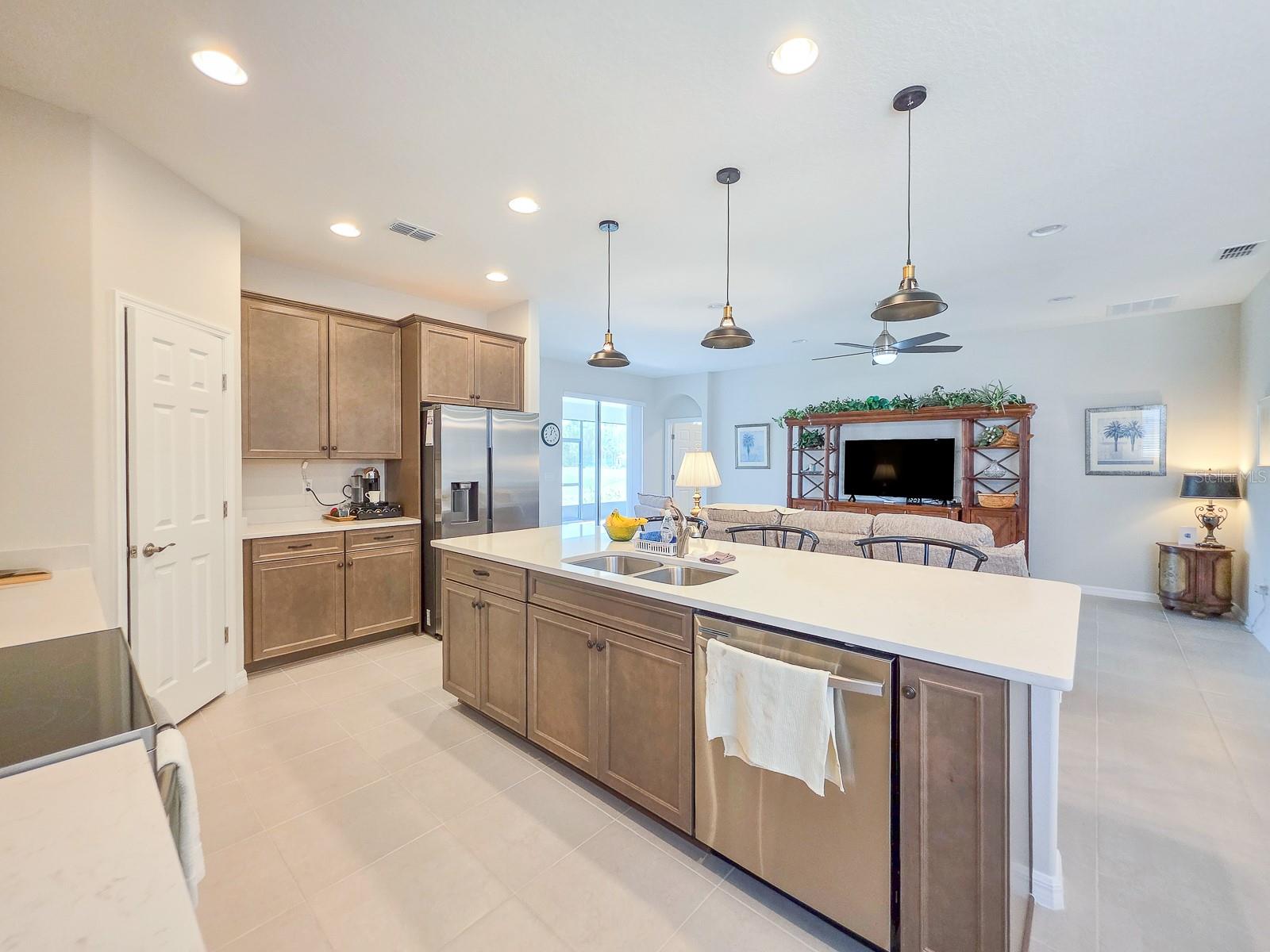 8 LAKELAND WAY, PALM COAST, FL, 32137
