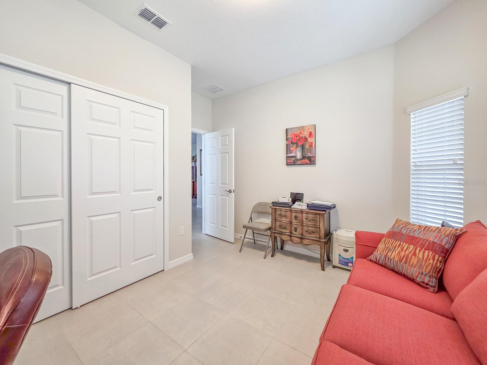 8 LAKELAND WAY, PALM COAST, FL, 32137