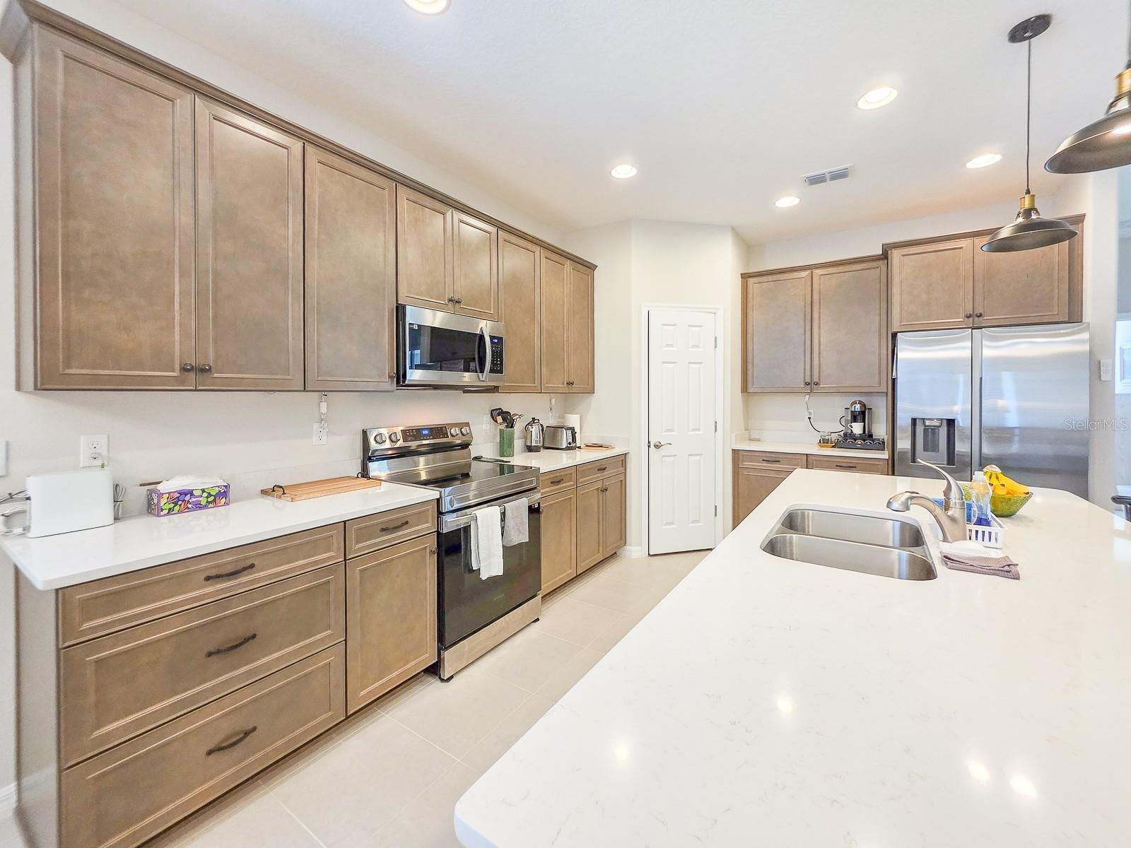 8 LAKELAND WAY, PALM COAST, FL, 32137