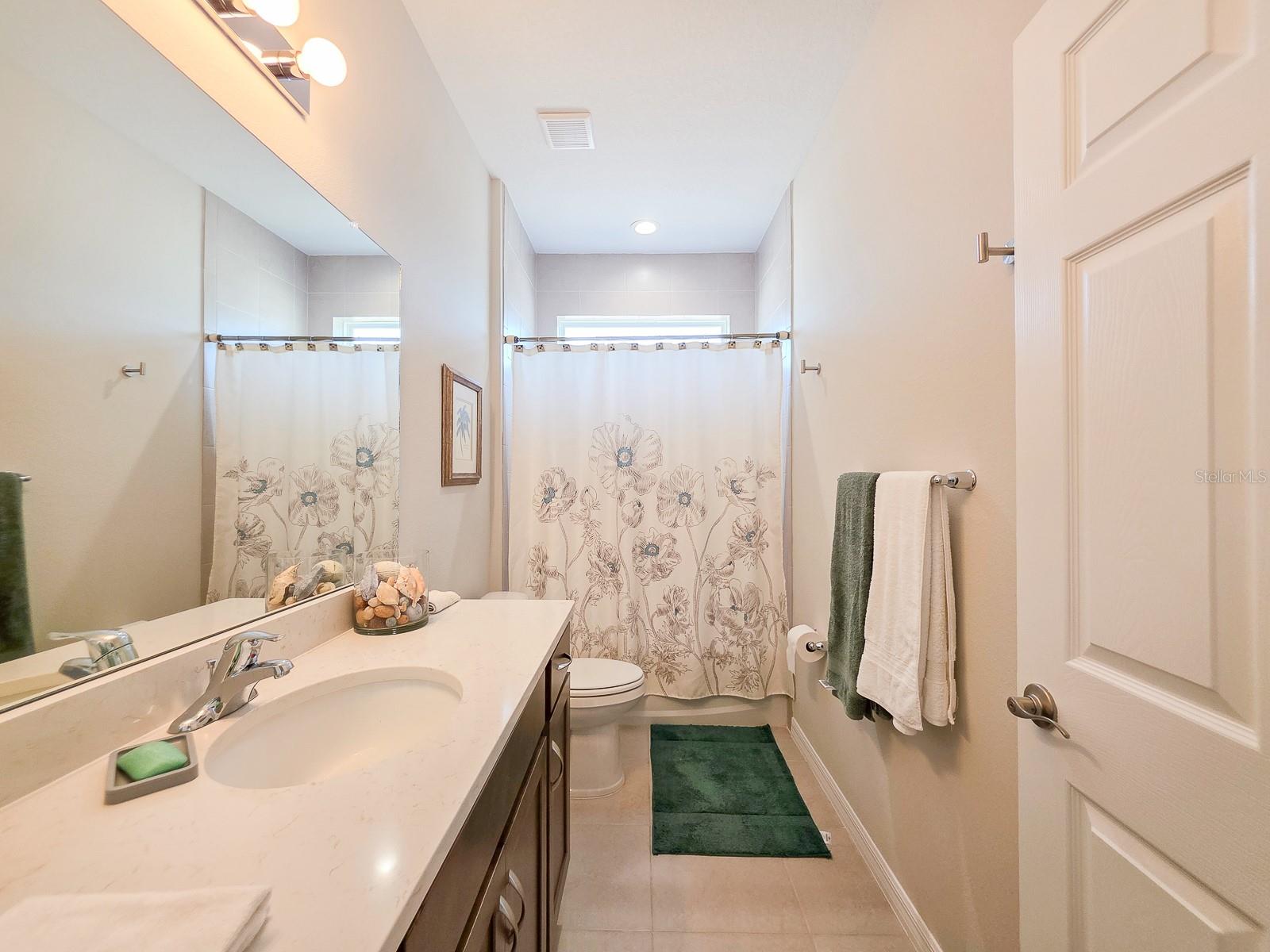 8 LAKELAND WAY, PALM COAST, FL, 32137