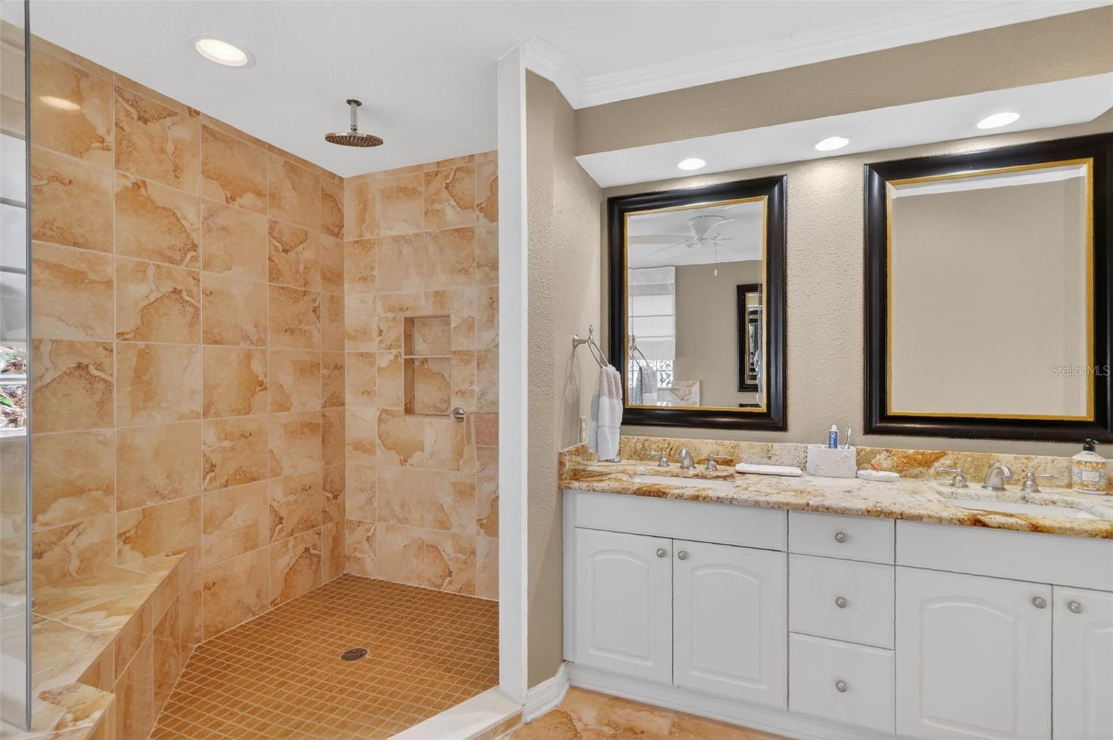 39125 TACOMA DR, LADY LAKE, FL, 32159