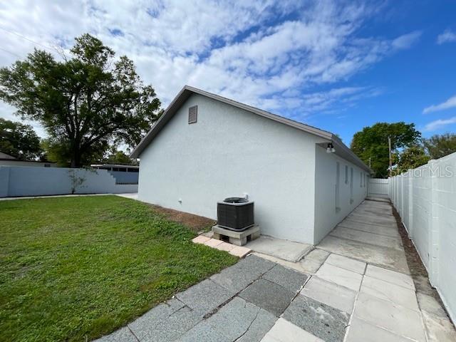 7001 N CLARK AVE, TAMPA, FL, 33614