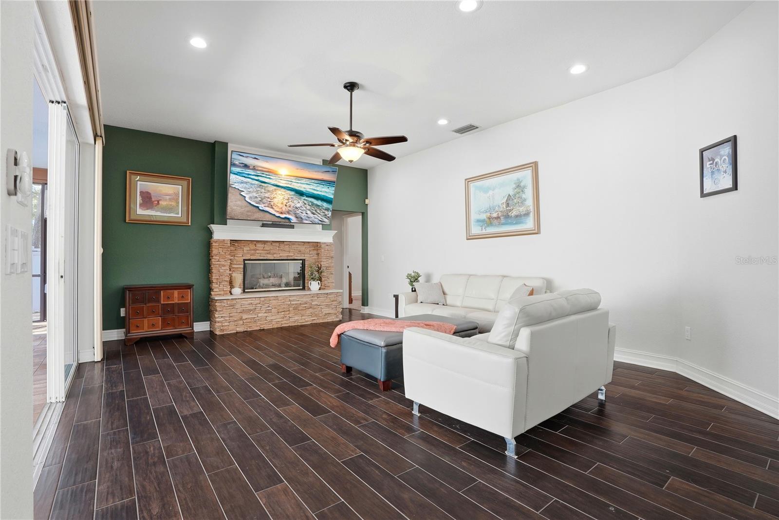 10555 SHADY OAK LN, SEMINOLE, FL, 33777