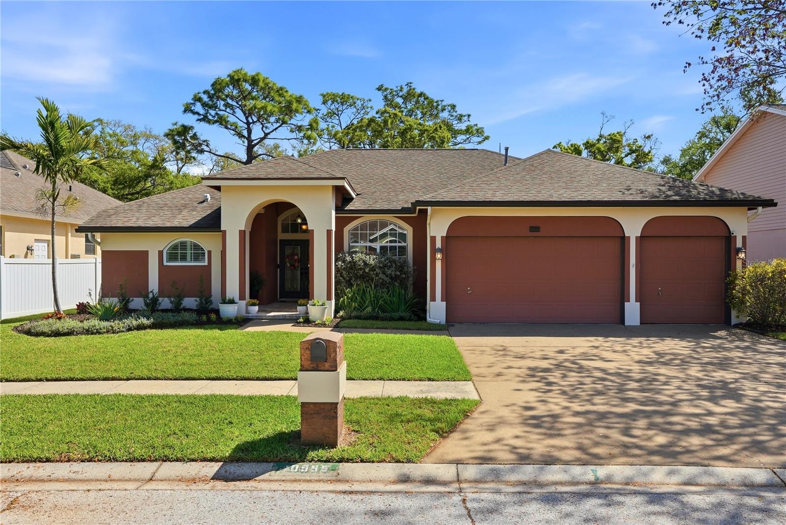 10555 SHADY OAK LN, SEMINOLE, FL, 33777