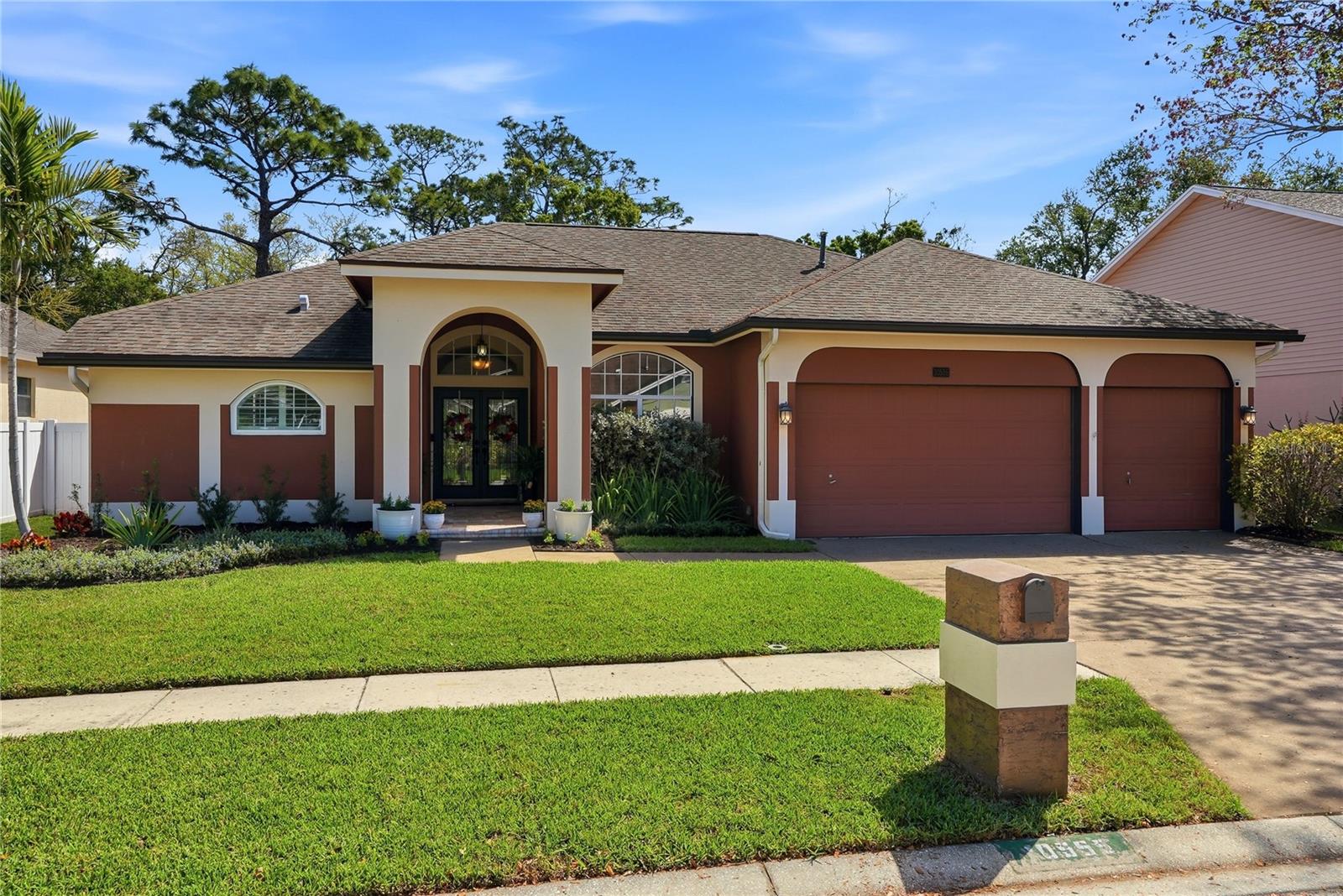 10555 SHADY OAK LN, SEMINOLE, FL, 33777