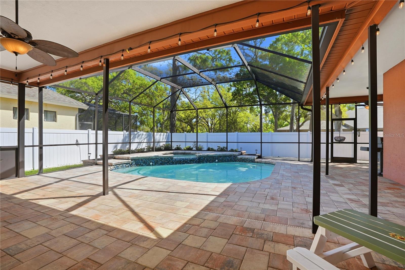 10555 SHADY OAK LN, SEMINOLE, FL, 33777